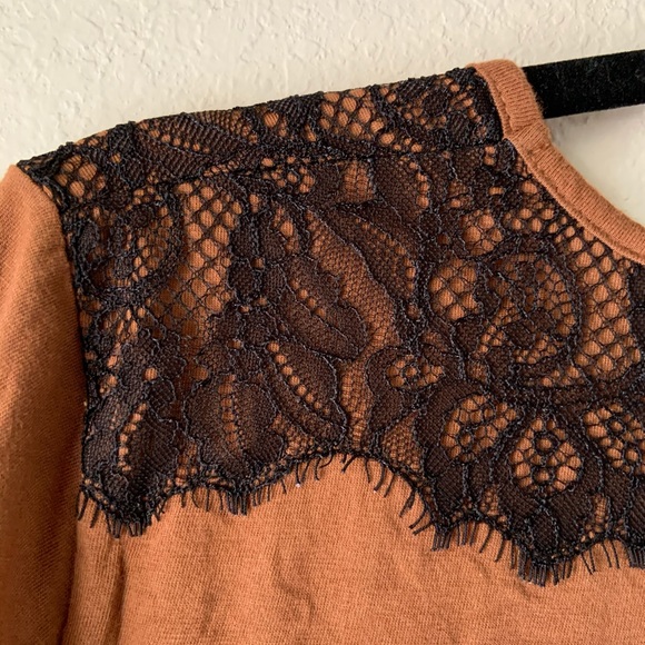 🚫 Talbots 3/4 Sleeve Top Lace-Detailed Shoulders - Picture 3 of 4